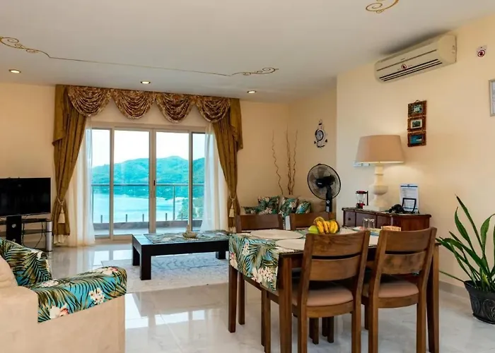 Ocean Pearl * Anse Royale